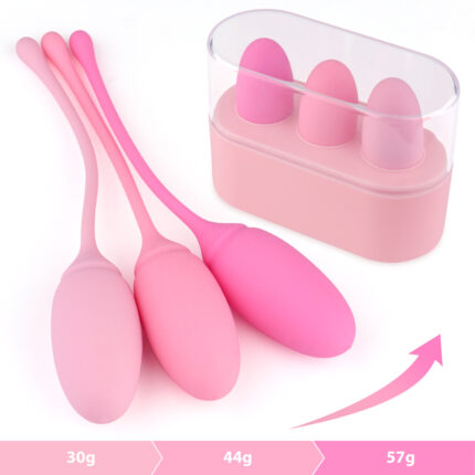 Image showing three Bullet Vibrators with Remote Control for G Spot Stimulation in light and dark pink colors, each equipped with a long handle for easy use. They are displayed next to a pink storage case. The vibrators are labeled with their respective masses: 30 grams, 44 grams, and 57 grams.